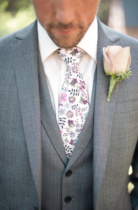 krawat w kwiaty, pan młody