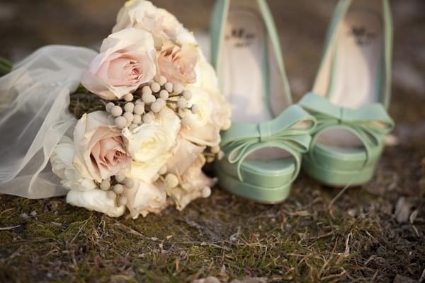 kolorowe buty do ślubu
