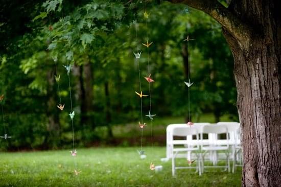 dekoracje ptaki origami ślub w plenerze